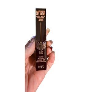 Charlotte Tilbury Airbrush Flawless Lip Blur Matte Liquid Lipstick – Ruby Blur